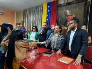 Juramentan directiva de los concejos municipales de Ocumare y Santa Teresa
