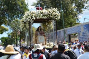 La Divina Pastora llegó entre miles de fieles a Barquisimeto