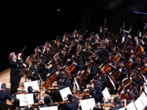 La Orquesta Sinfónica Simón Bolívar deslumbró en París