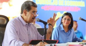 Maduro aseguró que se está preparando, junto a Cuba y Nicaragua, para tomar las armas