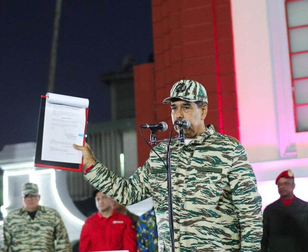 Maduro firmó decreto para activar Órgano de Defensa Integral