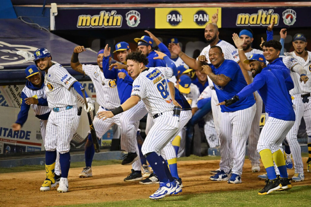 Los Navegantes del Magallanes derrotan a Cardenales y regresan a la pelea