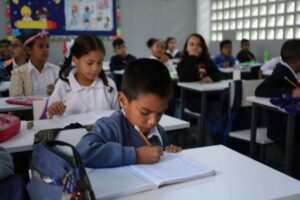 Matrícula escolar aumentó en más de 400.500 estudiantes