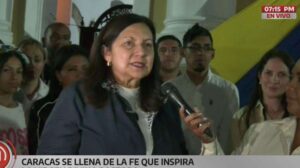 Meléndez pide por la paz y la felicidad del pueblo en procesión de la Divina Pastora