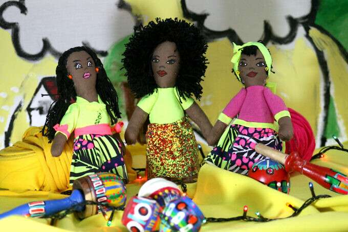 Muñecas de trapo montan fiesta en la GAN