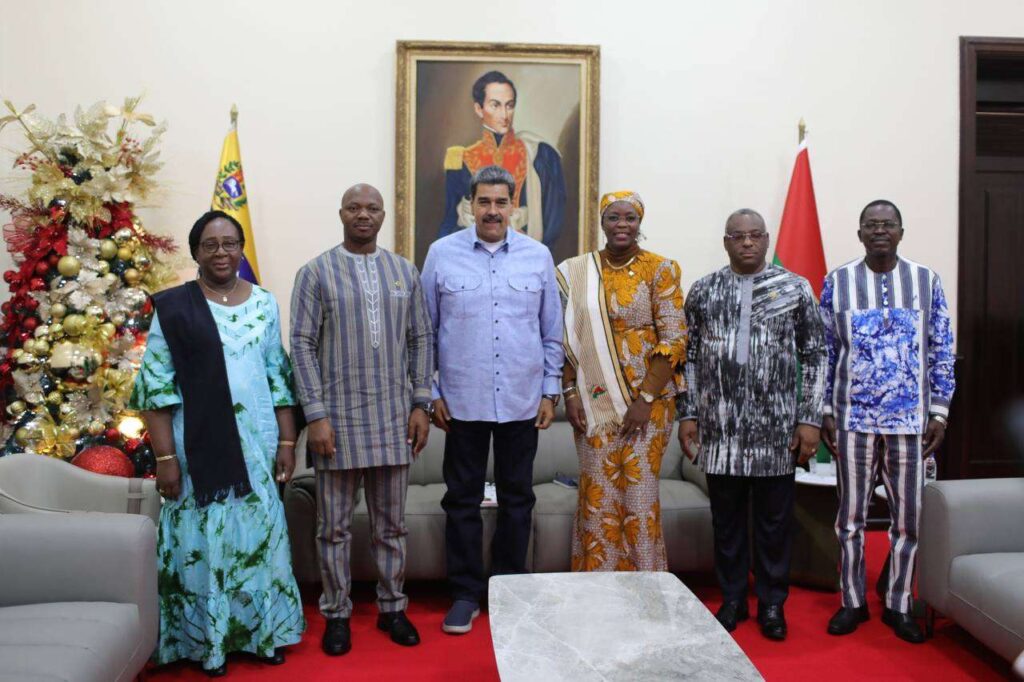 Presidente Maduro se reunió con delegaciones de 5 países