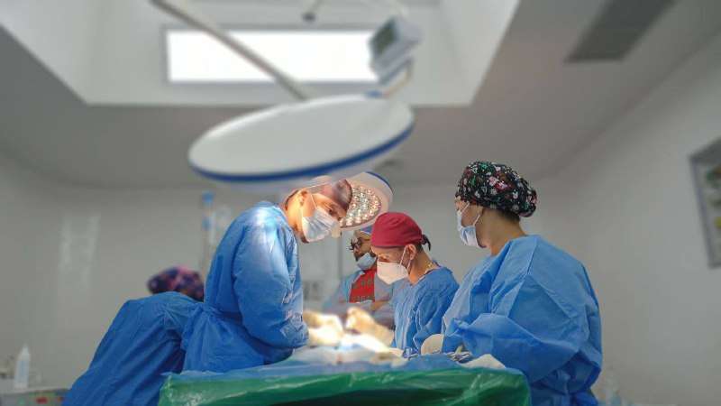 Realizan con éxito cirugía de colostomía en Materno Infantil de Macuto