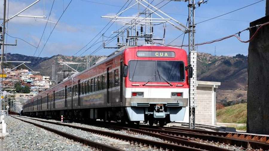Realizan mantenimiento de los trenes del IFE