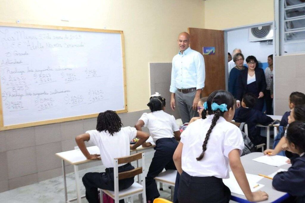 Rehabilitan escuela Adolfo Navas Coronado en Minas de Baruta en Miranda