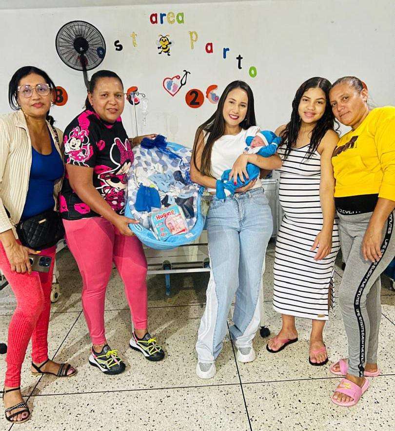 Santa Teresa del Tuy da la bienvenida al primer bebé del 2025