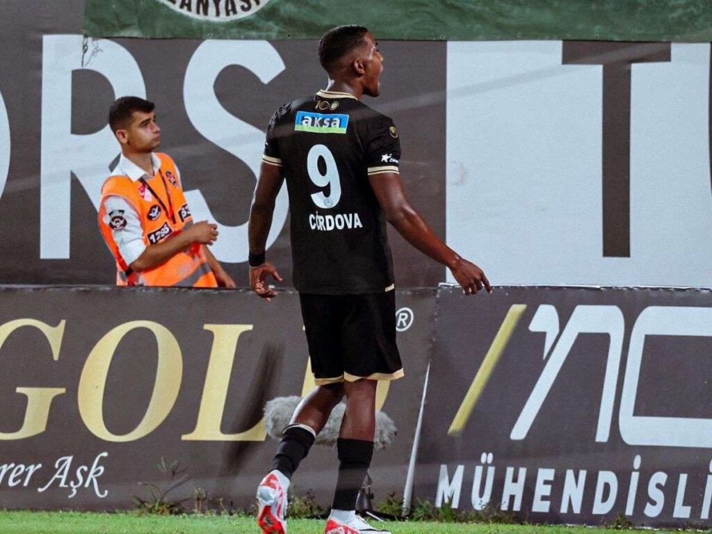 Sergio Córdova sigue brillando con el Club Alayanspor