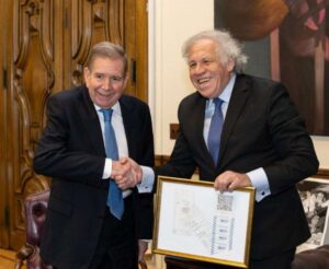 Son fieles perritos falderos del imperialismo