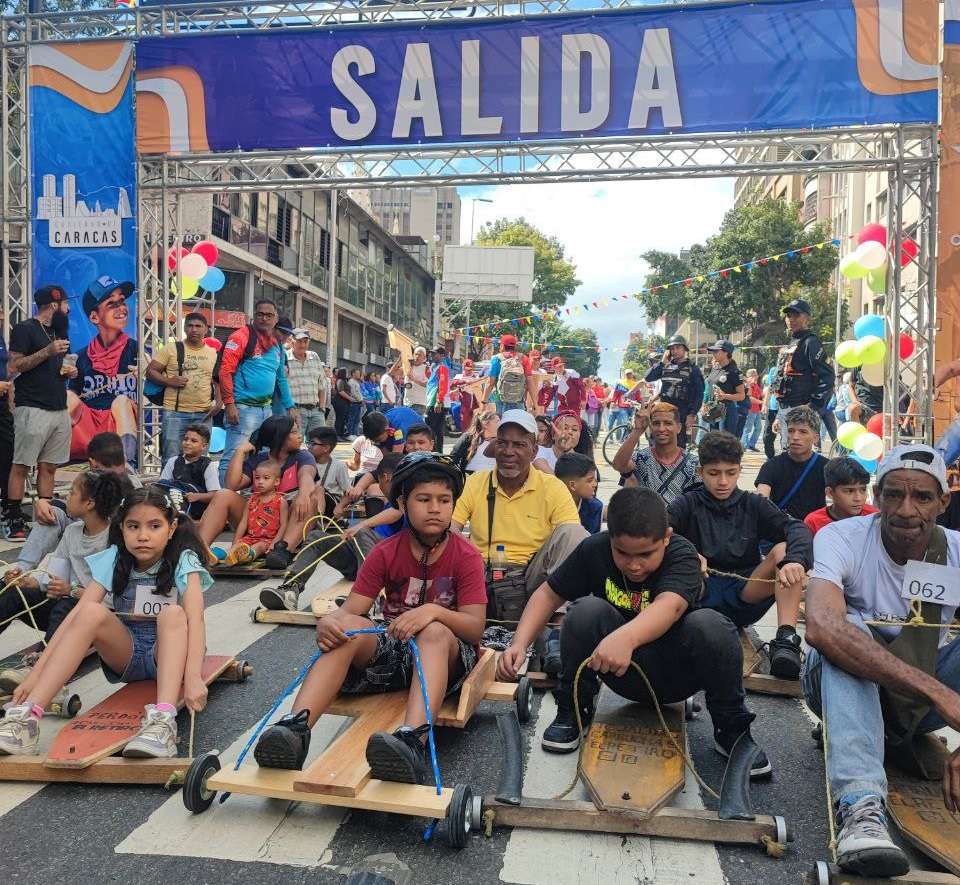 Tradicionales carruchas recorrieron el centro de Caracas