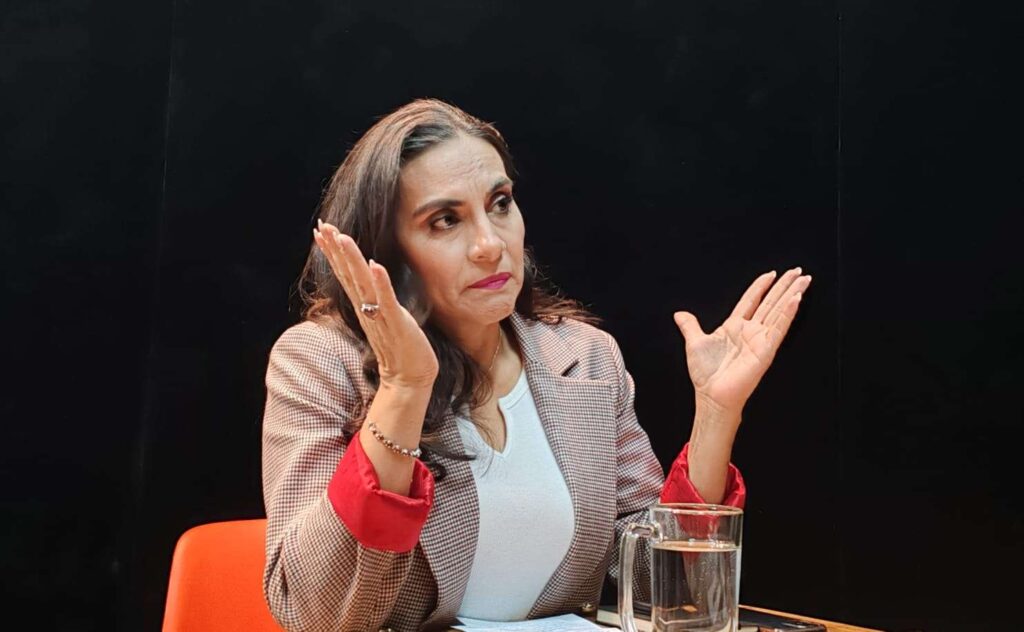 Vicepresidenta Abad dice que se consuma golpe de Estado en Ecuador