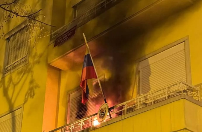 "El odio fascista inoculado, estimulado y protegido por años en el exterior, es la principal causa de estas agresiones"