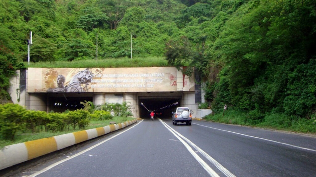 Autopista Caracas-La Guaira estará parcialmente cerrada este 27 de enero por labores de recuperación