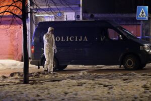 un hombre asesina a doce personas en Año Nuevo, entre ellas dos niños