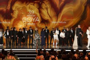Los Goya dan un golpe encima de la mesa con su doble premio final en una gala de tres horas y media que podría haber sido un mail
