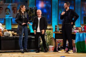 "He escondido 30.000 euros para pagar impuestos". Leonor Watling confiesa a David Broncano su problema a la hora de gestionar el dinero