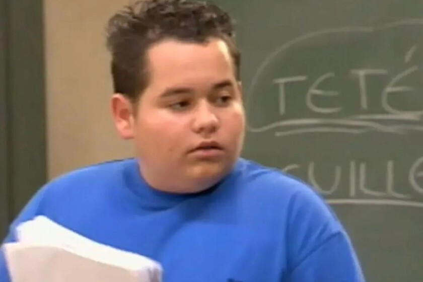 Qué fue de Andrés de la Cruz, el Boliche de 'Los Serrano' que sufrió críticas por su físico y triunfó en Finlandia con Santa Justa Klan