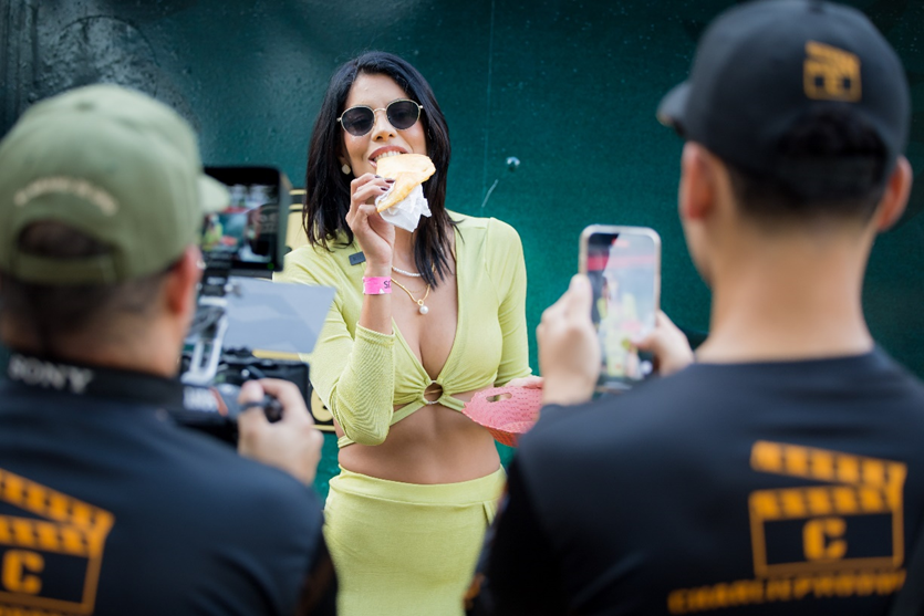 A estas influencers se les quemó la empanada en Margarita