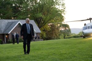 Crítica de 'Día Cero' - la miniserie de Netflix más ambiciosa del año tiene un reparto de lujo y una historia con gancho, pero nunca despega del todo