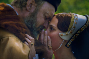 'La última reina' (2025), crítica | Se atreve a jugar a mezclar realidad y ficción. El resultado es tan digno como blandito