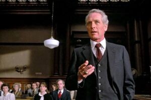 Hace 43 años fue un extra en una de las mejores películas de juicios de todos los tiempos; después se convirtió en una de las mayores estrellas de acción