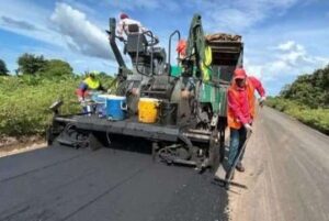 Avanza en un 82% los trabajos de asfaltado en la Troncal 02 de Guárico