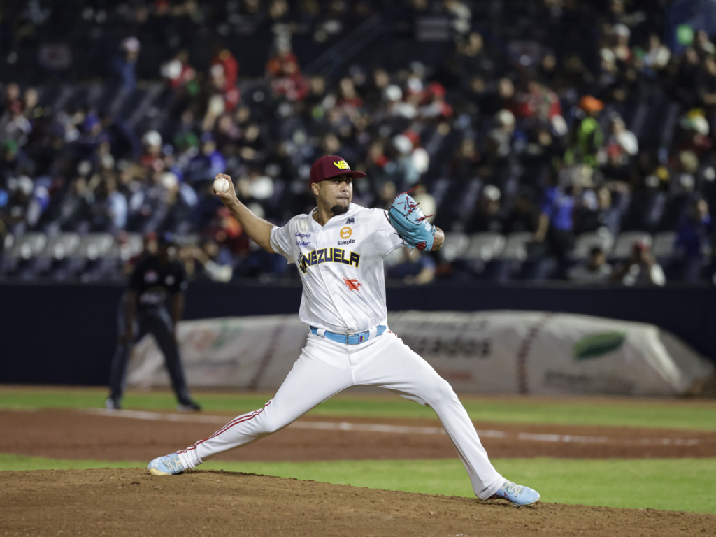 Cardenales avanza a semifinales con KO y no-hitter