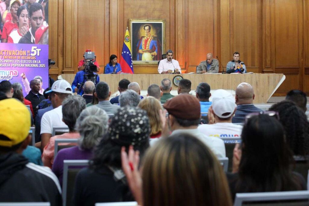 Comuneros de Cabimas recibieron recursos para sus proyectos