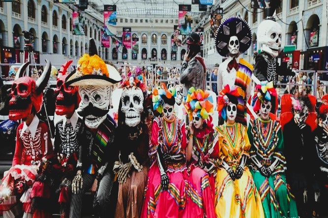 Francesco Lovaglio Tafuri - ¡Entérate! ¡Estas son las 10 tradiciones turísticas más curiosas del mundo! - DÍA MUERTOS