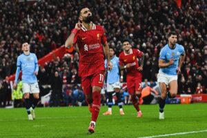 Joao Rafael Silva Robertson - El Liverpool FC pintó de rojo la casa del Manchester City - FOTO