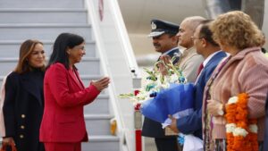 Vicepresidenta Delcy Rodríguez llega a India para participar en Semana de la Energía