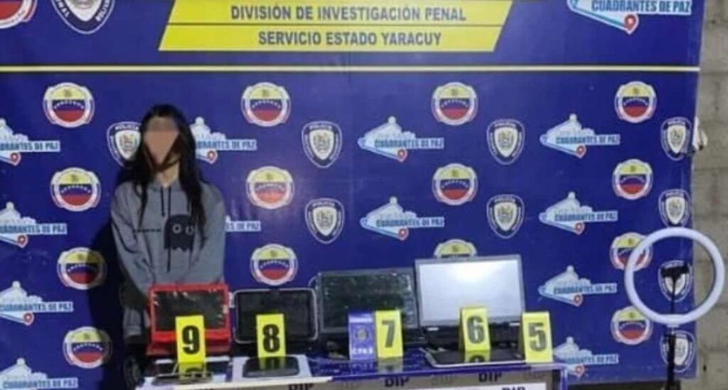 Detienen a tiktoker para ser imputada por indagación al odio