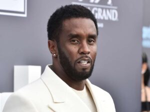 Diddy fue llevado al hospital por dolor en la rodilla