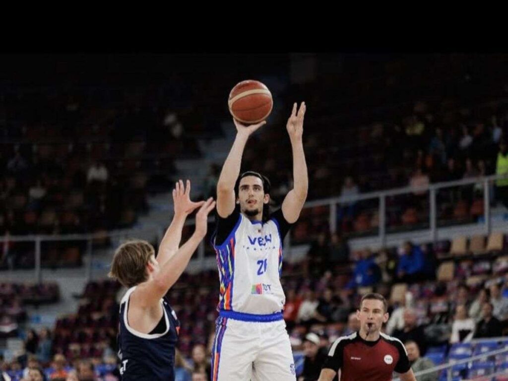 Diego Machín orgulloso de uniformarse con Trotamundos