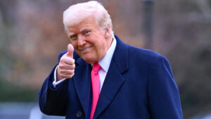 Trump dice que está negociando importantes acuerdos económicos con Putin