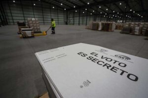 Ecuador cierra fronteras con Colombia y Perú por elecciones