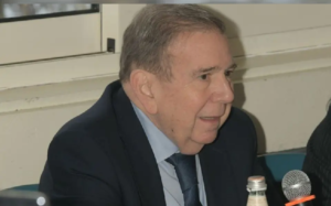 Edmundo González vuelve a prometer su regreso a Venezuela