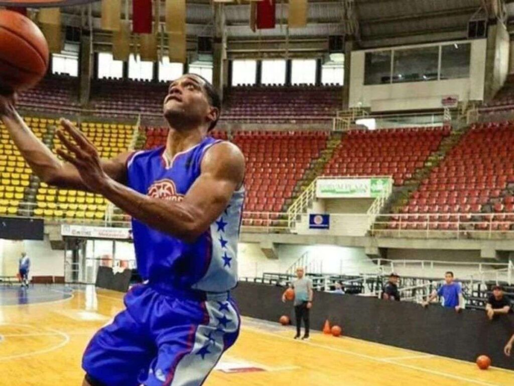 Elvis Báez no continuará con Trotamundos