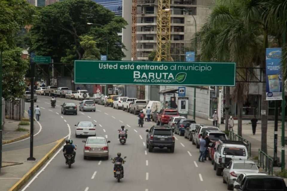 En Baruta paga 30 euros quien lleve niños en moto
