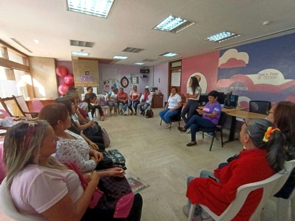 En Iribarren inician talleres del programa Mujer Produce y Emprende