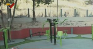 Entregan espacios públicos rehabilitados en parroquia Caricuao