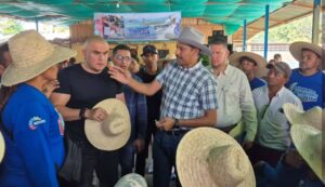 Entregan financiamientos a pequeños y medianos productores de Apure