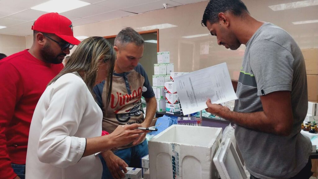 Entregan insumos médicos al hospital José María Vargas en La Guaira