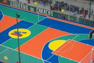 Entregaron cancha deportiva rehabilitada en la parroquia 23 de Enero