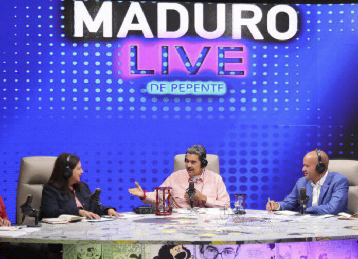 'El Grammy solo se lo dan a quien con la USAID paga'