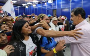 Maduro libera los recursos para proyectos comunales
