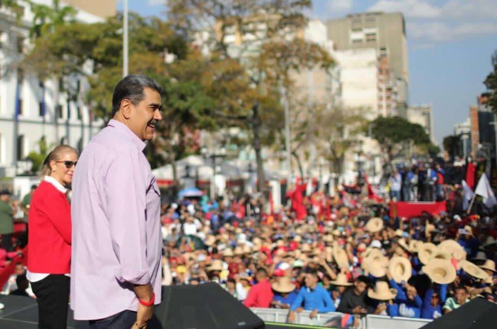 Maduro : somos los sobrevivientes de la masacre del 27F